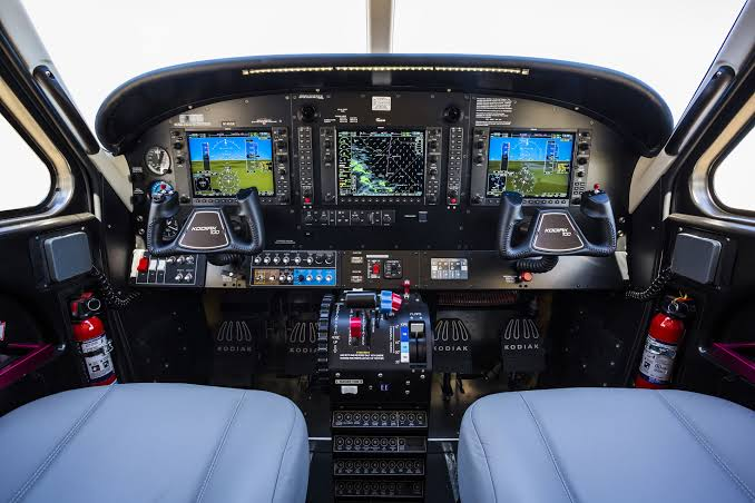 A Revolução Garmin: Como a Tecnologia Transformou a Navegação e a Pilotagem na Aviação Geral