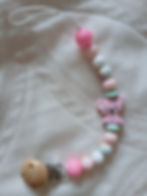 catenella portaciuccio in silicone con koala.  Adatta a futuri genitori che ancora non hanno deciso il nome del bimbo/a
