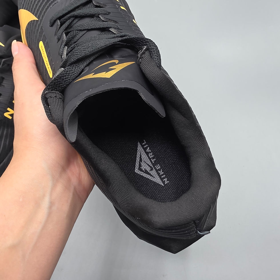 Miniatura: NIKE TRAIL NEGRO DORADO