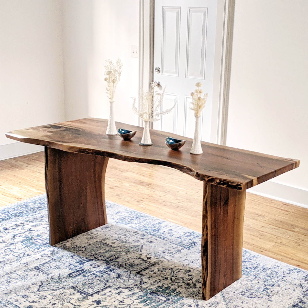 Highland, dining table