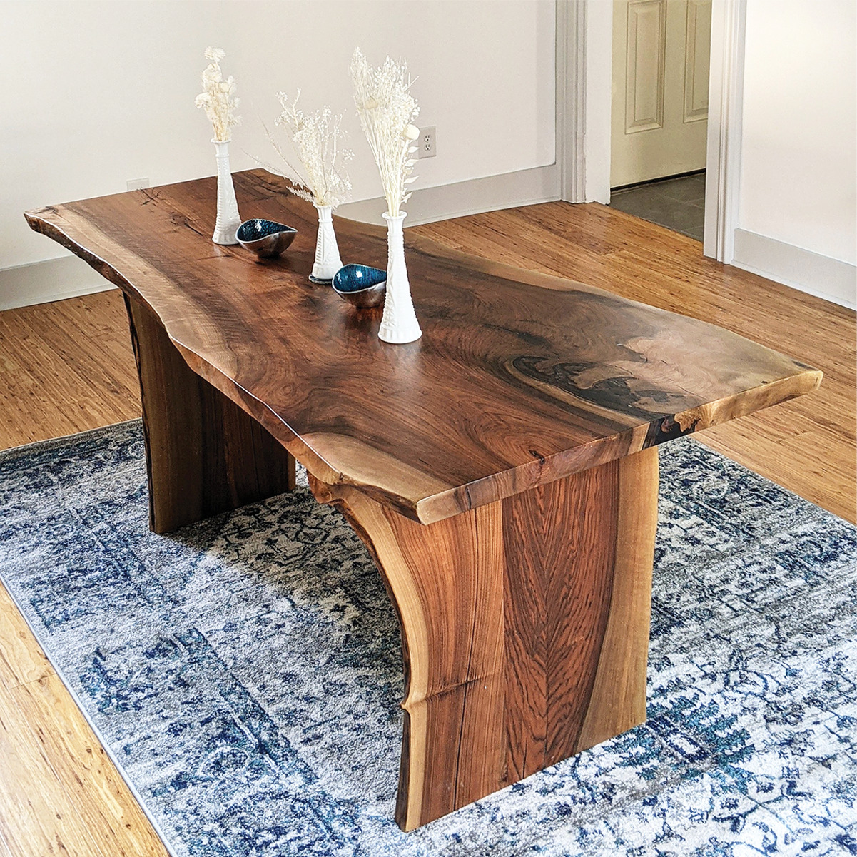 Highland, dining table