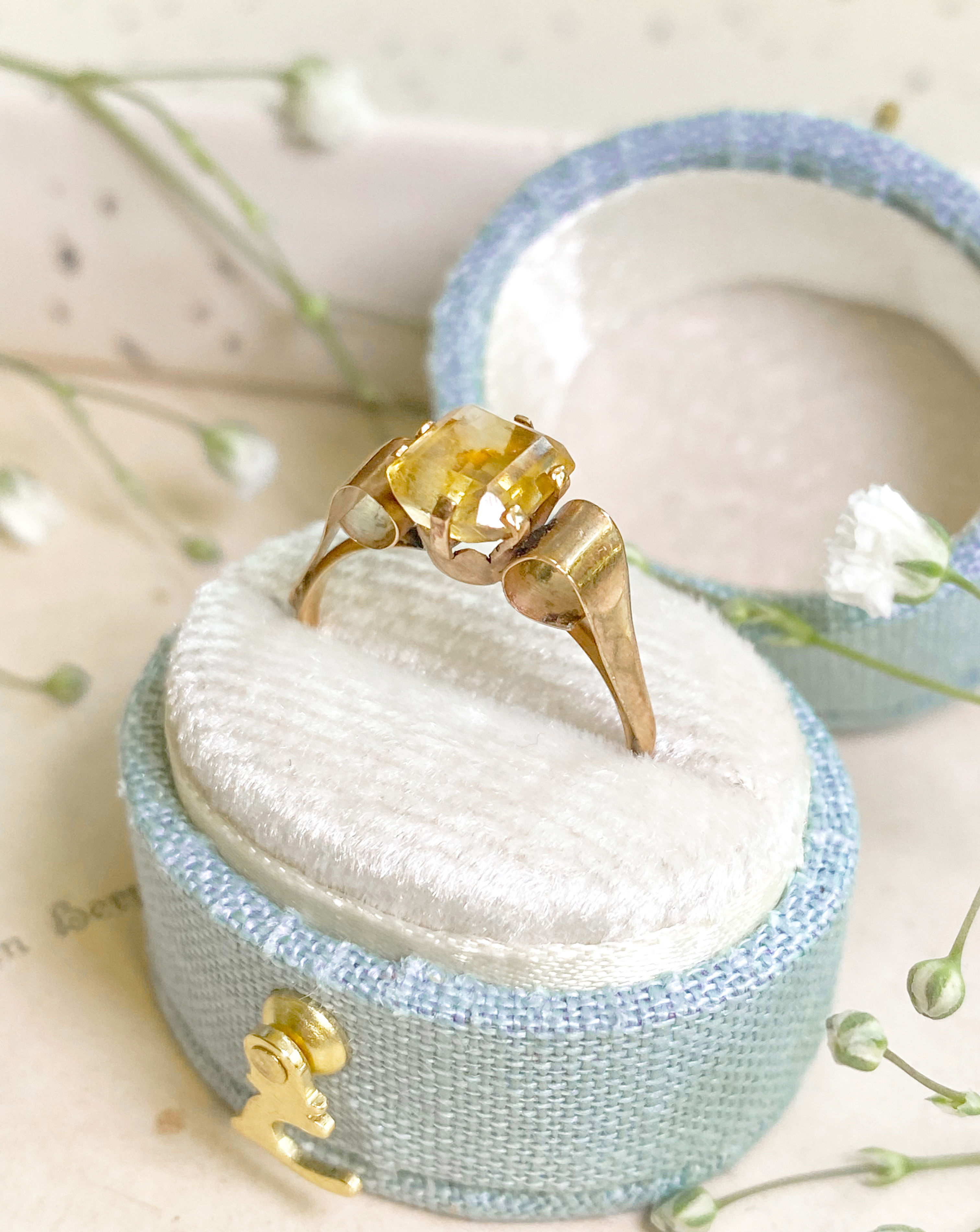Vintage Citrine and Gold Ring
