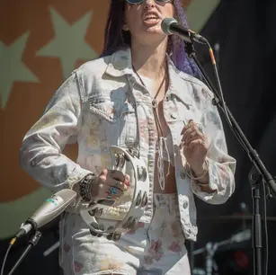 LIVE REVIEW: COUNTRY CALLING FESTIVAL - JULY MOON - THE OUTPOST MAIN STAGE