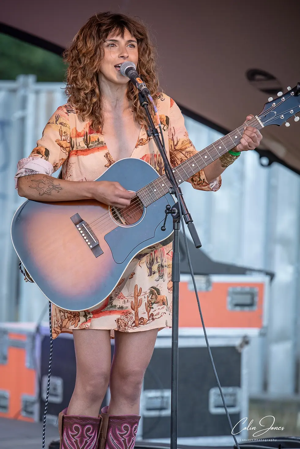 LIVE FESTIVAL REVIEW: COUNTRY CALLING: ESSEX HITS VIP STAGE - BROOKE LAW