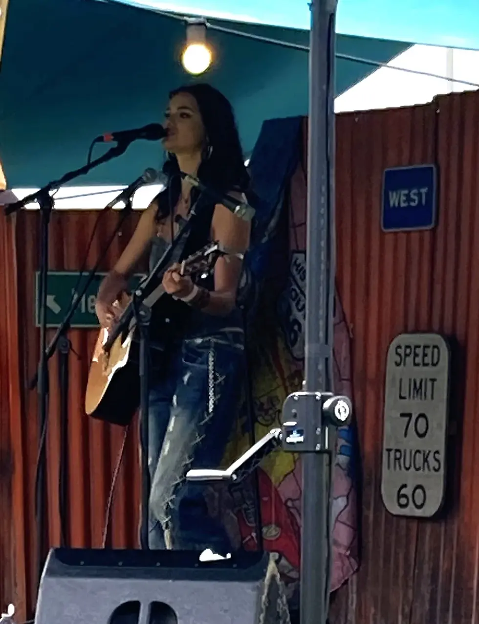LIVE REVIEW: THE LONG ROAD FESTIVAL 2023: THE SHOWGROUND STAGE - AMBER SAQLADI