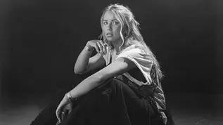 SINGLE REVIEW: AVERY ANNA - TWO SIDES OF THE STORY