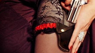 Everybody Loves An Outlaw - I See Red / Blood On A Rose