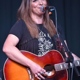 LIVE REVIEW: COUNTRY ON THE COAST  DAY 1 - GASOLINE & MATCHES
