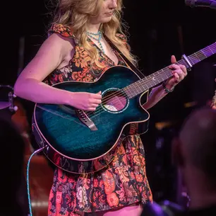LIVE REVIEW: NASHVILLE MEETS LONDON - LAURA OAKES & FLORENCE SOMMERVILLE -  PIZZA EXPRESS - HOLBORN