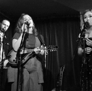 LIVE REVIEW: LAURA OAKES, ROBBIE CAVANAGH, LISA WRIGHT - THE GREEN NOTE CAMDEN TOWN