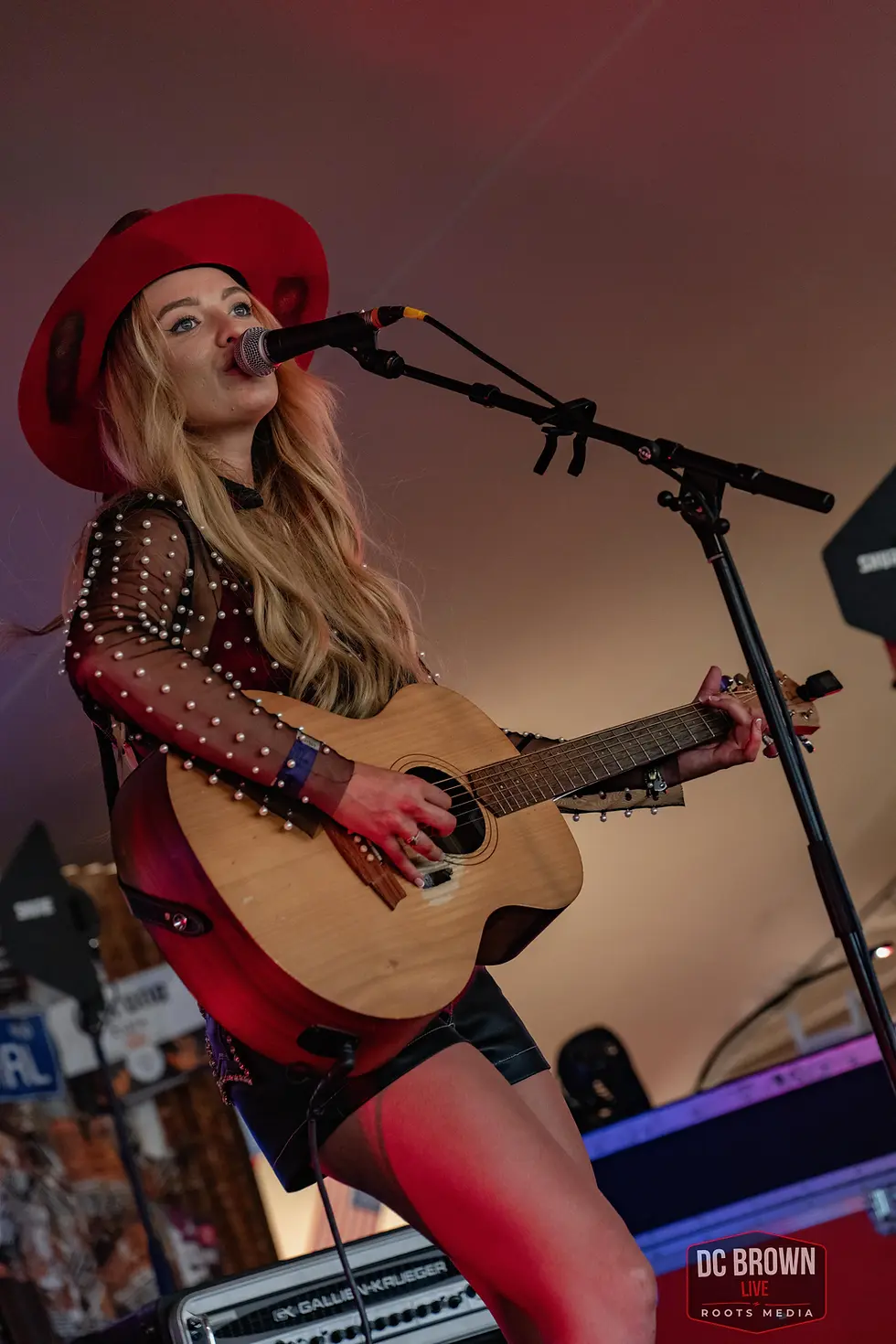 LIVE REVIEW: COUNTRY CALLING 2026: THE DIVE BAR STAGE - ROBYN RED
