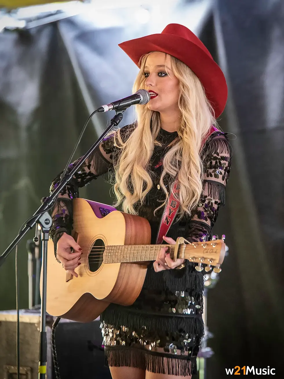 LIVE REVIEW: BUCKLE & BOOTS 2023: THE PADDOCK STAGE - ROBYN RED