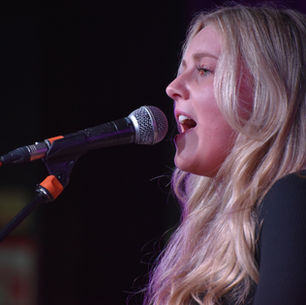 LIVE REVIEW: COUNTRY ON THE COAST  DAY 2 - HANNAH PARIS