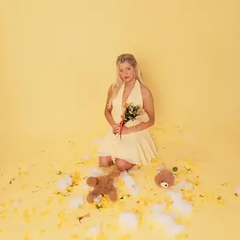 SINGLE REVIEW: ELIZABETH NICHOLS - OH THE THINGS MEN DO