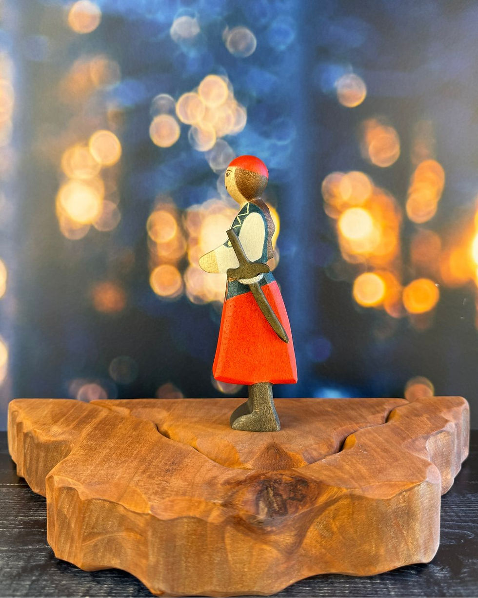 HolzWald Wooden Pirate – Female Figurine