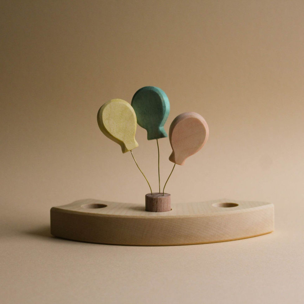 JUHARKA Handmade Wooden Birthday Ring Balloons Ornament