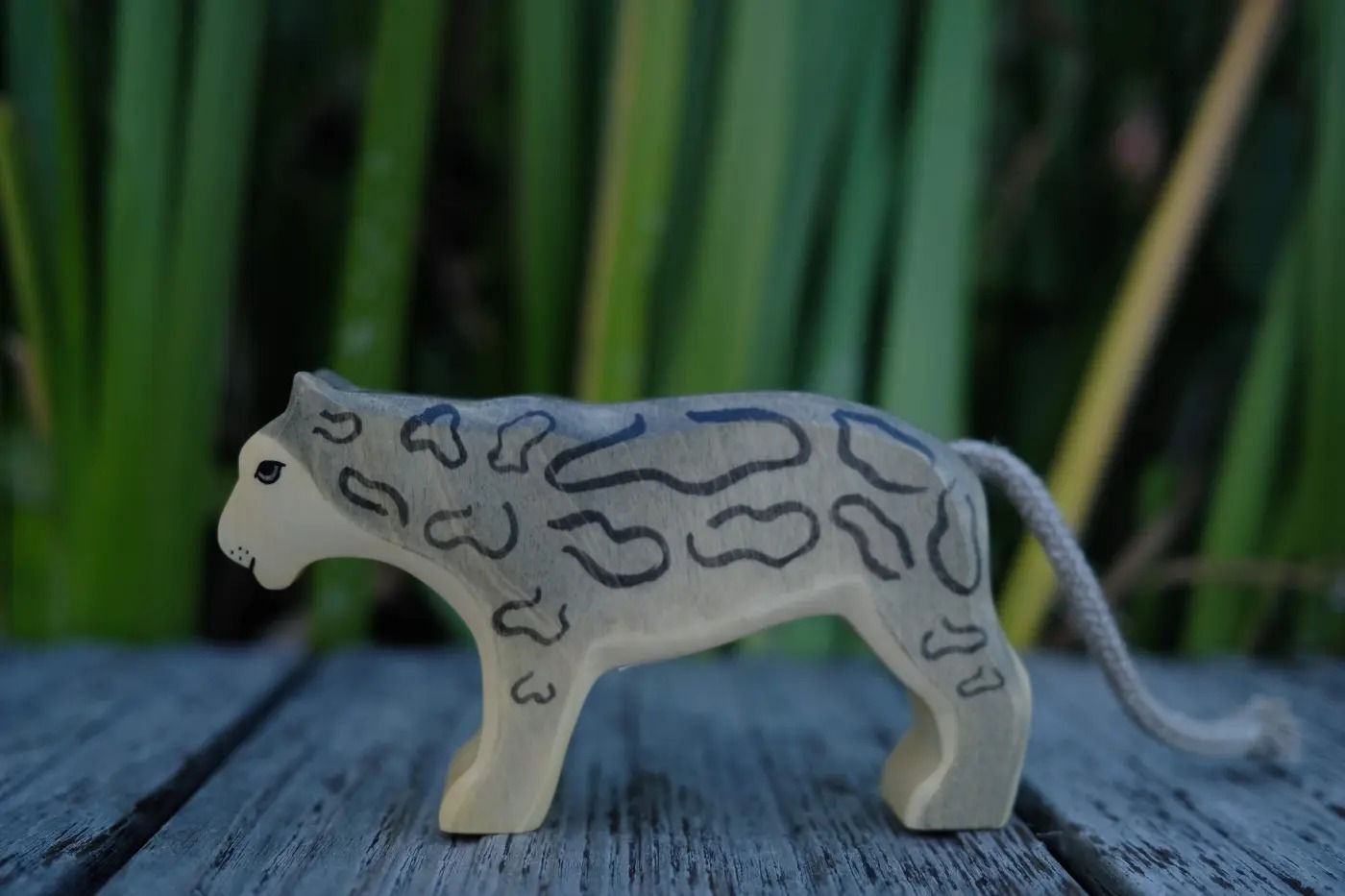 HolzWald Handmade Wooden Snow Leopard Figurine