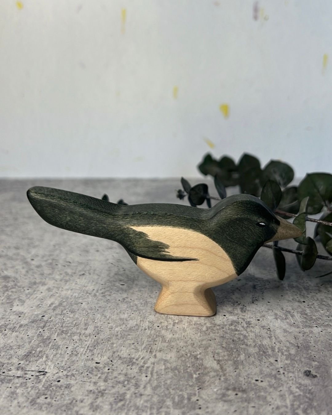 HolzWald Handmade Wooden Magpie Bird Figurine