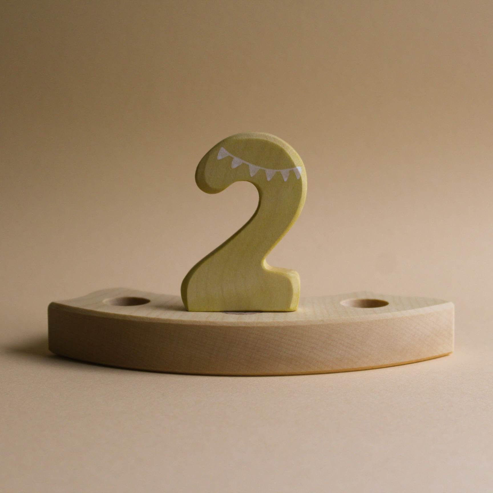 JUHARKA Handmade Wooden Birthday Ring Number 2 Ornament