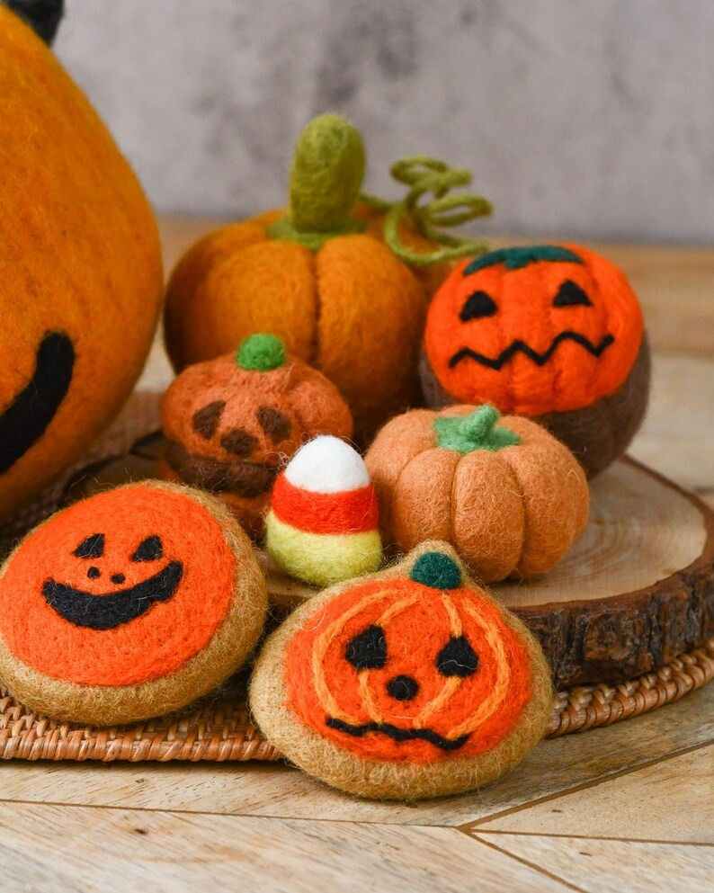 Thumbnail: Tara Treasures Felt Jack O'Lantern (Trick-Or-Treat) Grazing Set