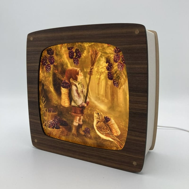 Magic Lamp Silhouette A Berry's Tale by Het Houtlokael | Artwork by Iris Esther