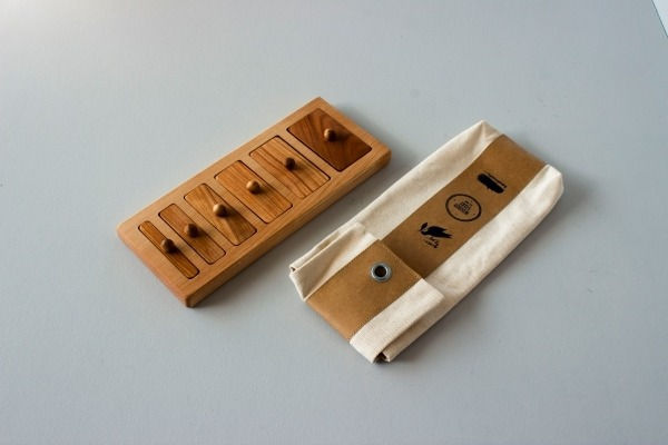 Thumbnail: Wooden Story Montessori Wide- Thin Knob Puzzle