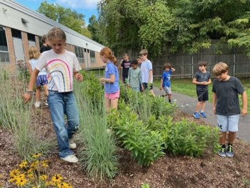 Mill Hill Elementary School named US DoE Green Ribbon School