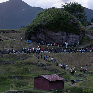 大岩と虫おくり行列