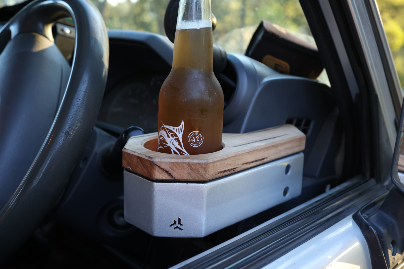 70 Series Cupholder
