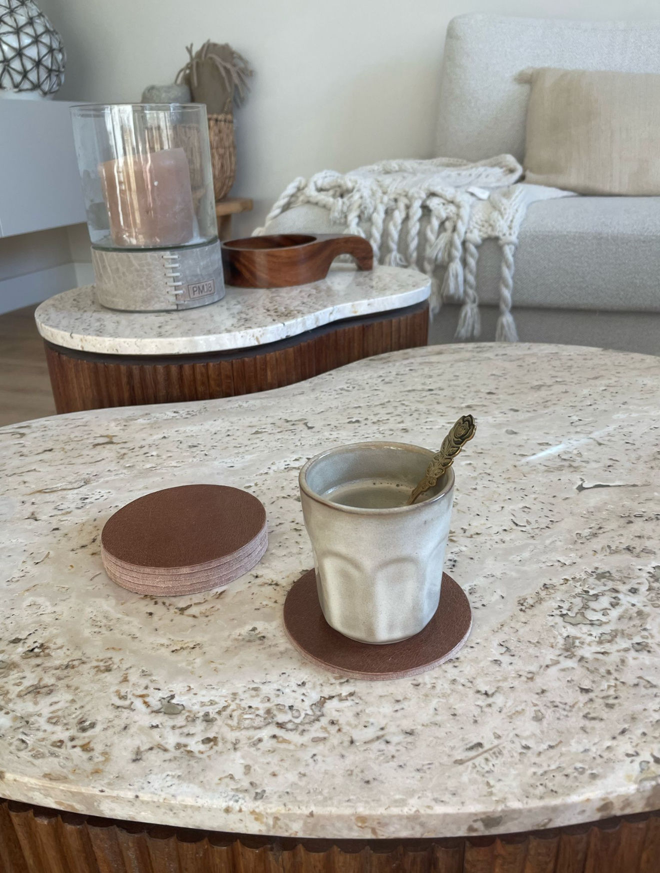 Leren onderzetter taupe effen rond