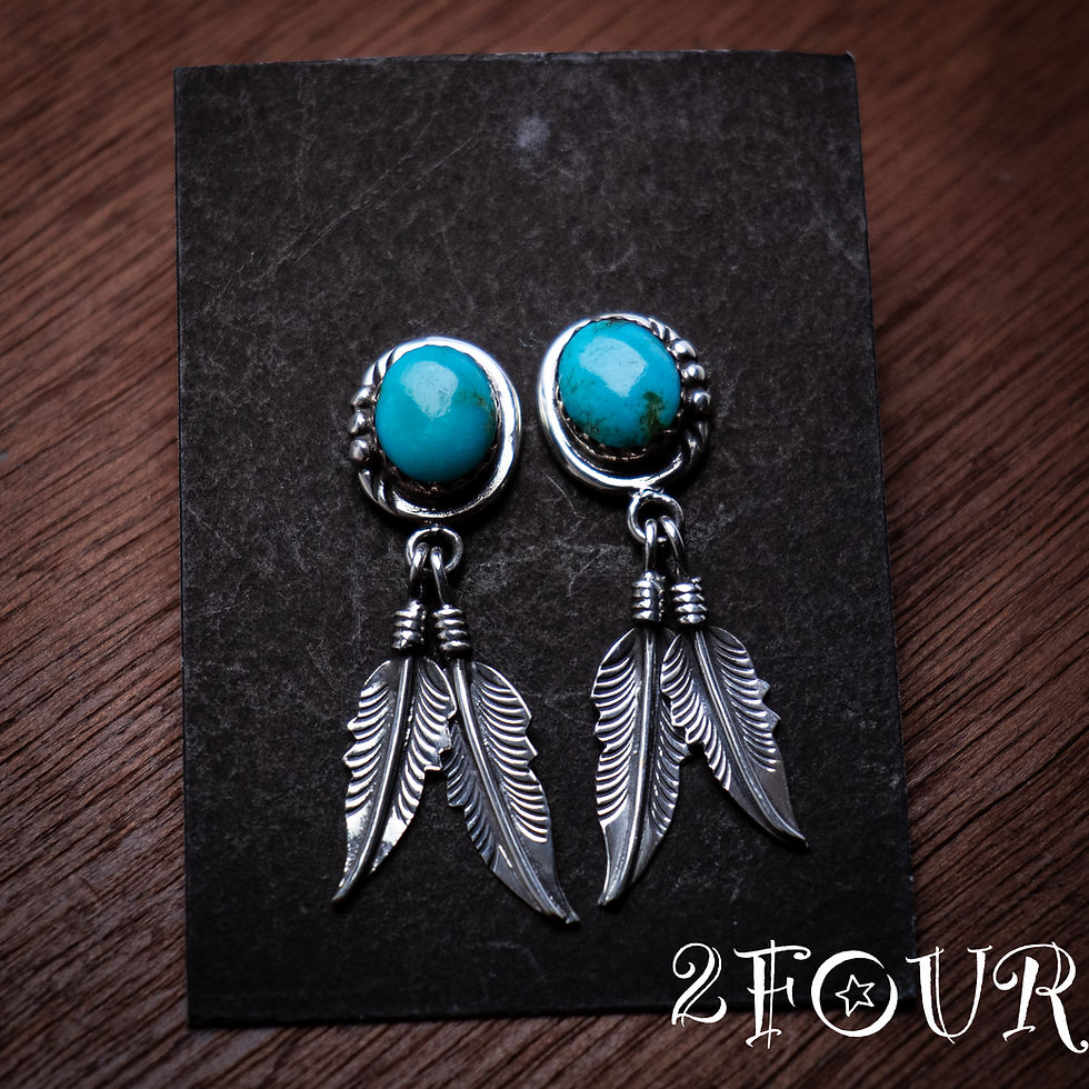 サムネイル： S22-Feather