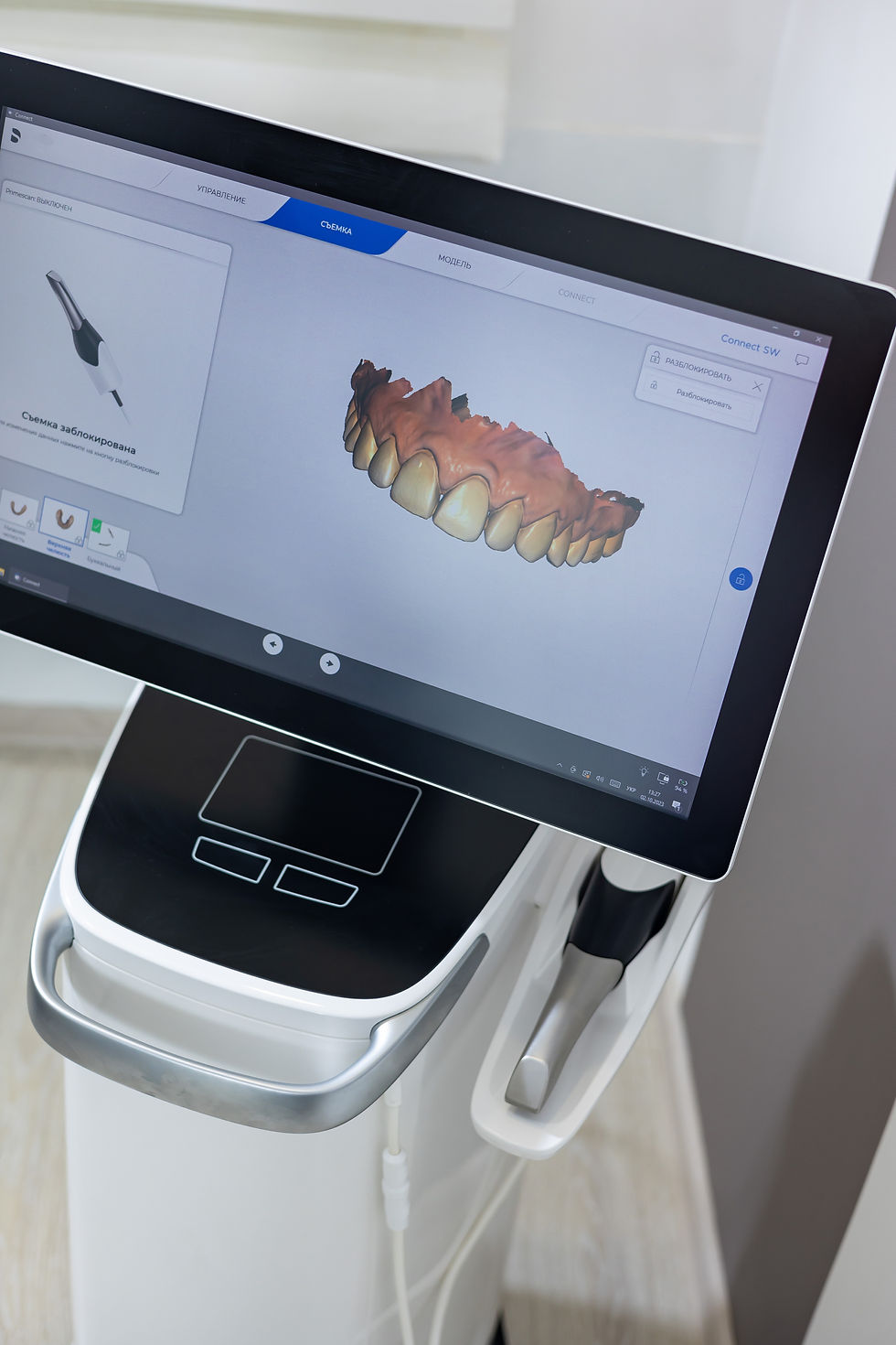 clinica-dentaria-escritorio-luminoso-dentista.jpg