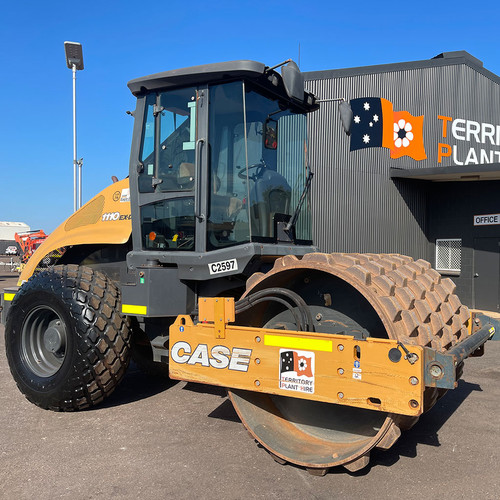 Pad Foot Roler With Remote Case 1110EX-D 12T Padfoot Roller with ROPS | Territory Plant Hire