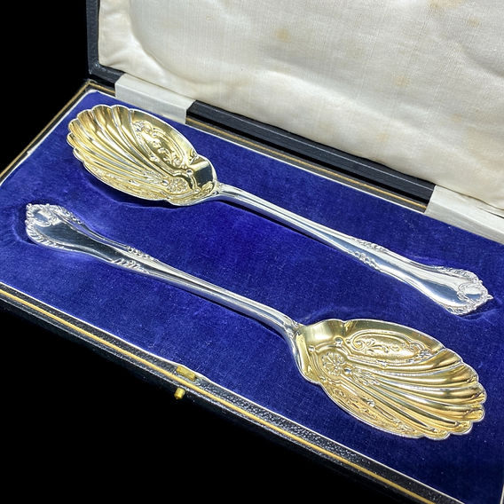 ベリースプーン（1915年製）のご紹介｜英国アンティークのシルバーなら