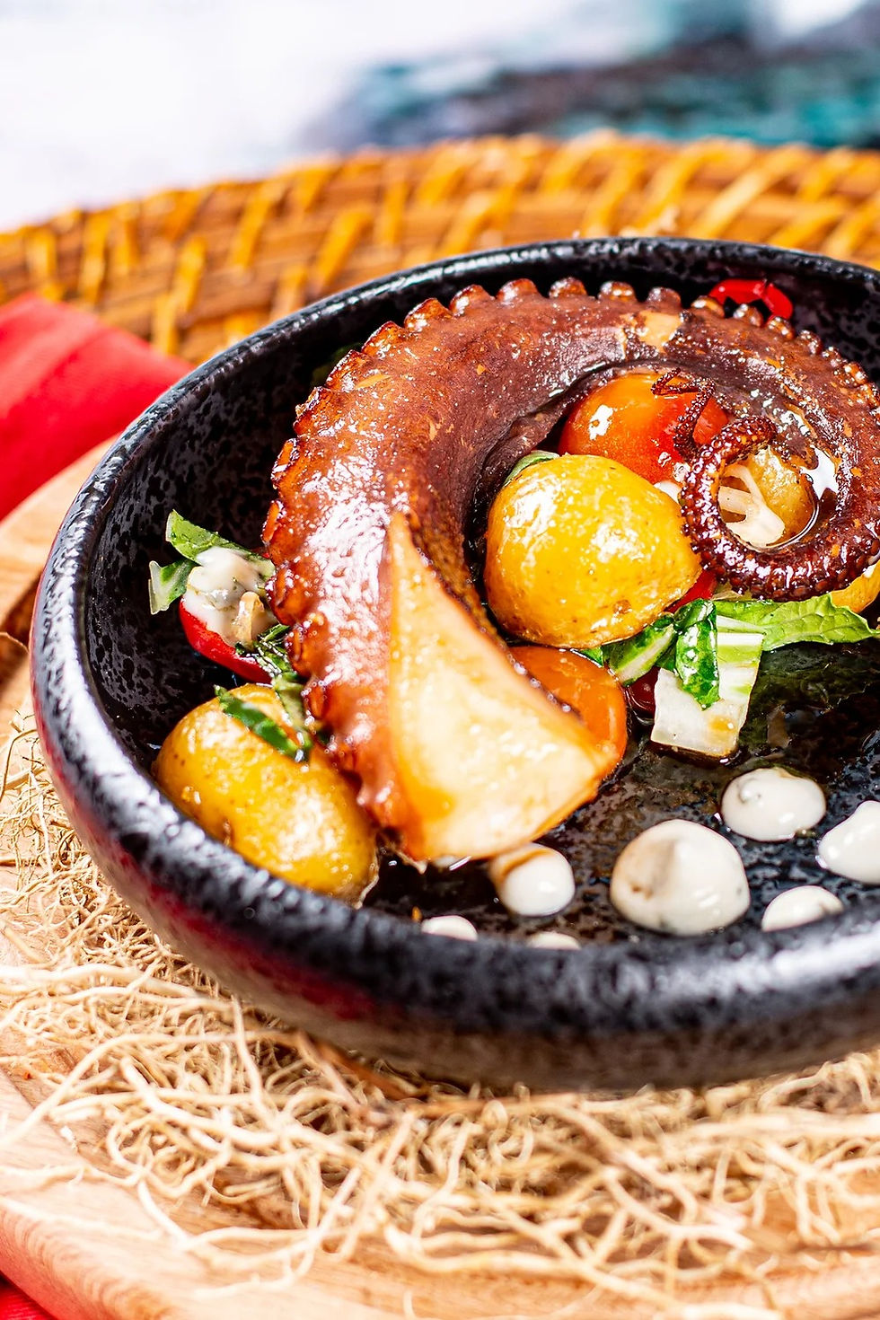 OMM Restaurant: Pulpo Ton, el plato que redefine la experiencia gastronómica en Bogotá