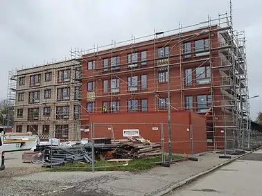 One 4 storey high building