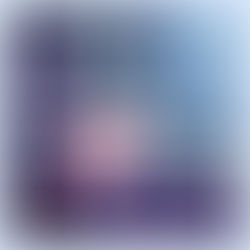 一位精神科醫生正在講解睡眠癱瘓的成因,並提供改善睡眠品質的建議,幫助患者擺脫鬼壓床的困擾。