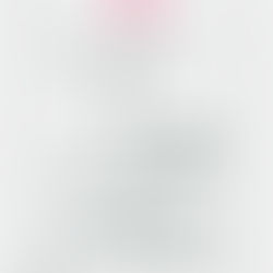 一位精神科醫生建議,當感到疲憊時,不妨像圖中人物一樣,在樹下靜靜躺下,享受一杯咖啡,讓身心得到充分休息,這是維護心理健康的重要一環。