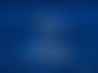 一位精神科醫生在溫馨的諮詢室中,靜靜地陪伴著一位正在傾訴的患者,畫面傳達著無聲的安慰與專業支持。