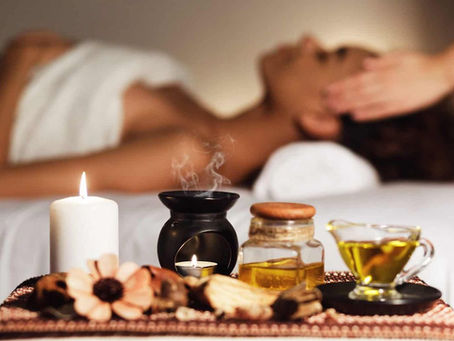 Essential Oils vs Fragrance Oils: What’s the Real Difference?