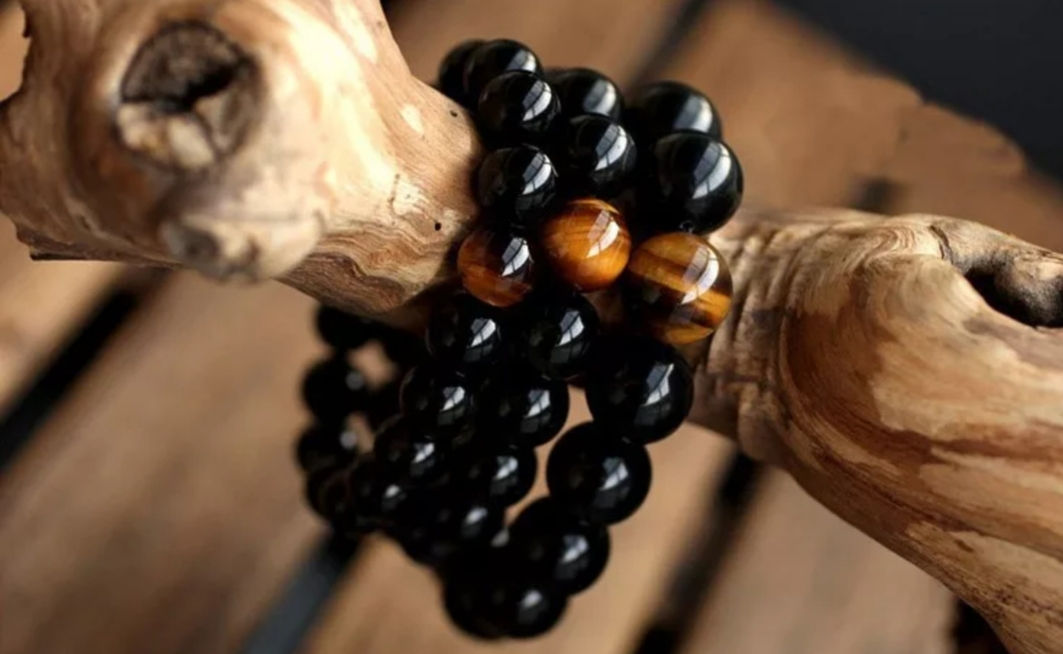 Tiger's eye beaded bracelet 