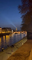 Au bord de la Seine, de nuit