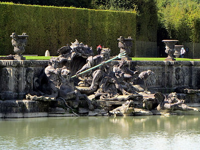 Le bassin de Neptune : parc du château de Versailles