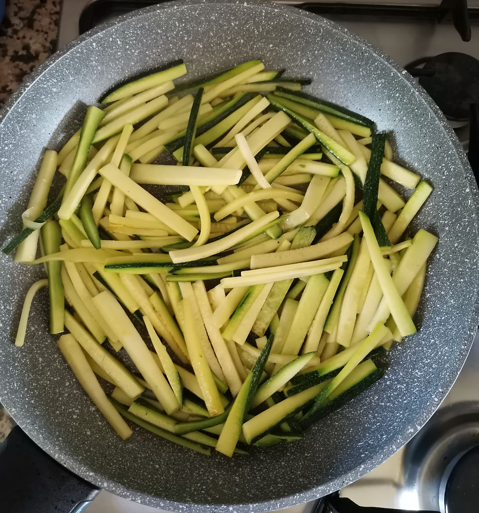Insalata di riso con salmone e zucchine senza glutine