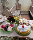 Knitted cakes web.jpg