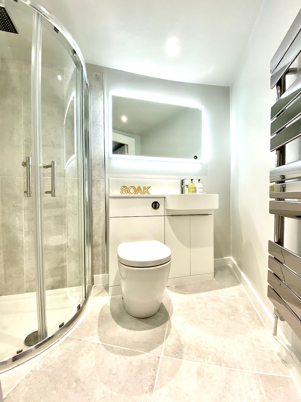 En suite shower