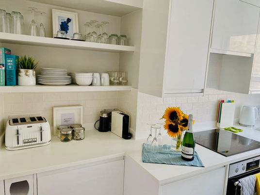 Highly recommended. Lovely. Clean. 10/10