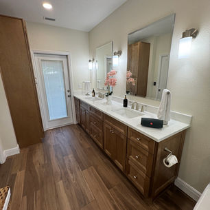 Maximize Storage: Built-In vs. Freestanding Bathroom Storage Solutions