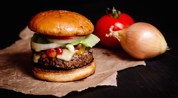 6. La restauration française qui s’inspire des principes du fast-food type hamburger pour enrichir s