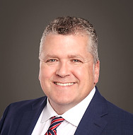 Brad MacLean Headshot '19 (large_printing)_edited.jpg